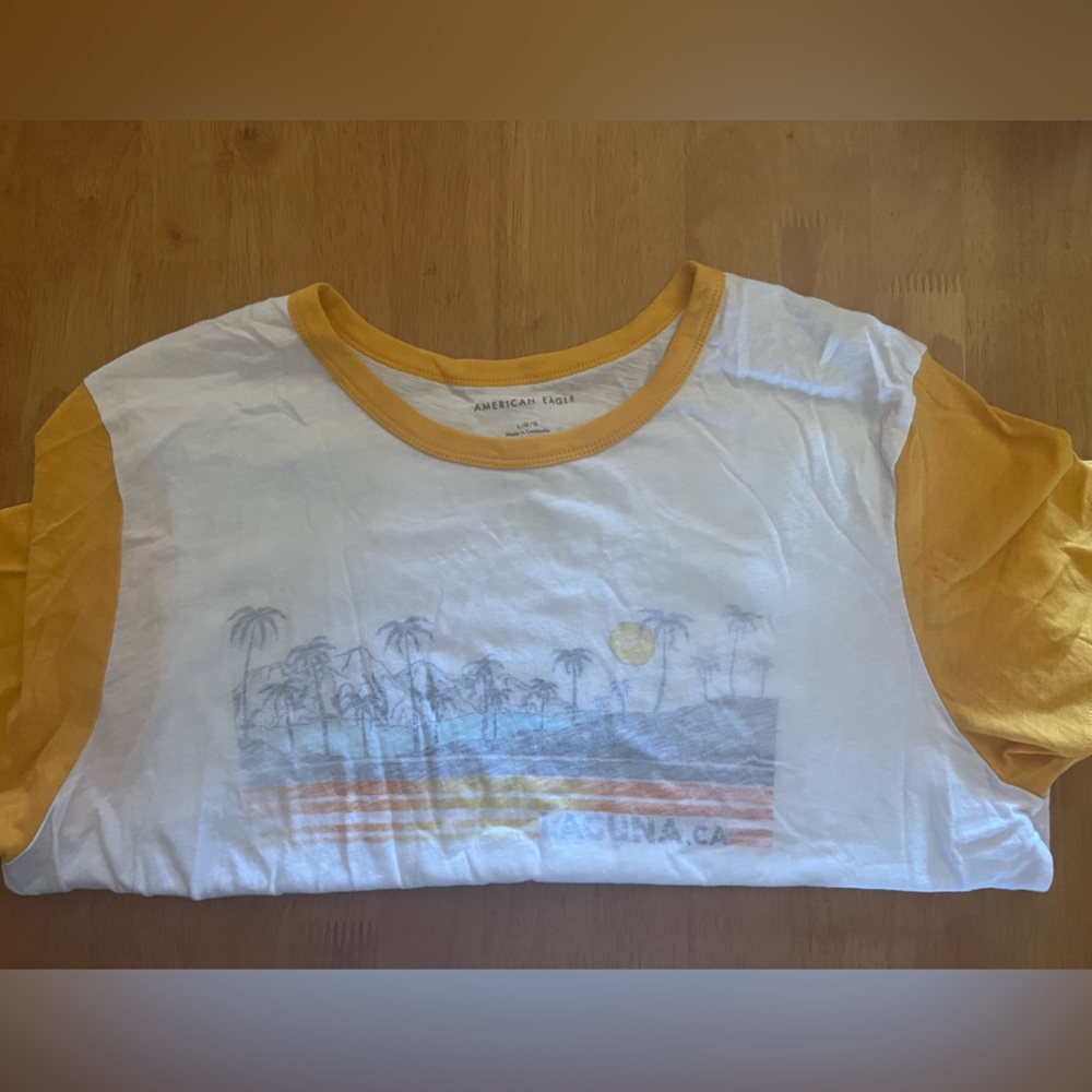 American Eagle women’s size Large tshirt. Graphic tee